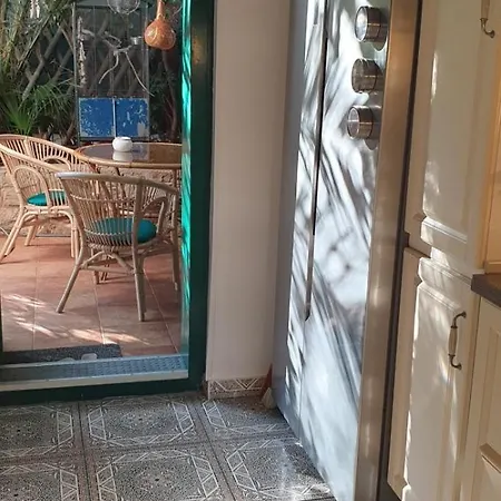 Апартаменты In With Terrace, Air Conditioning, Wifi, Washing Machine 4913-1 *